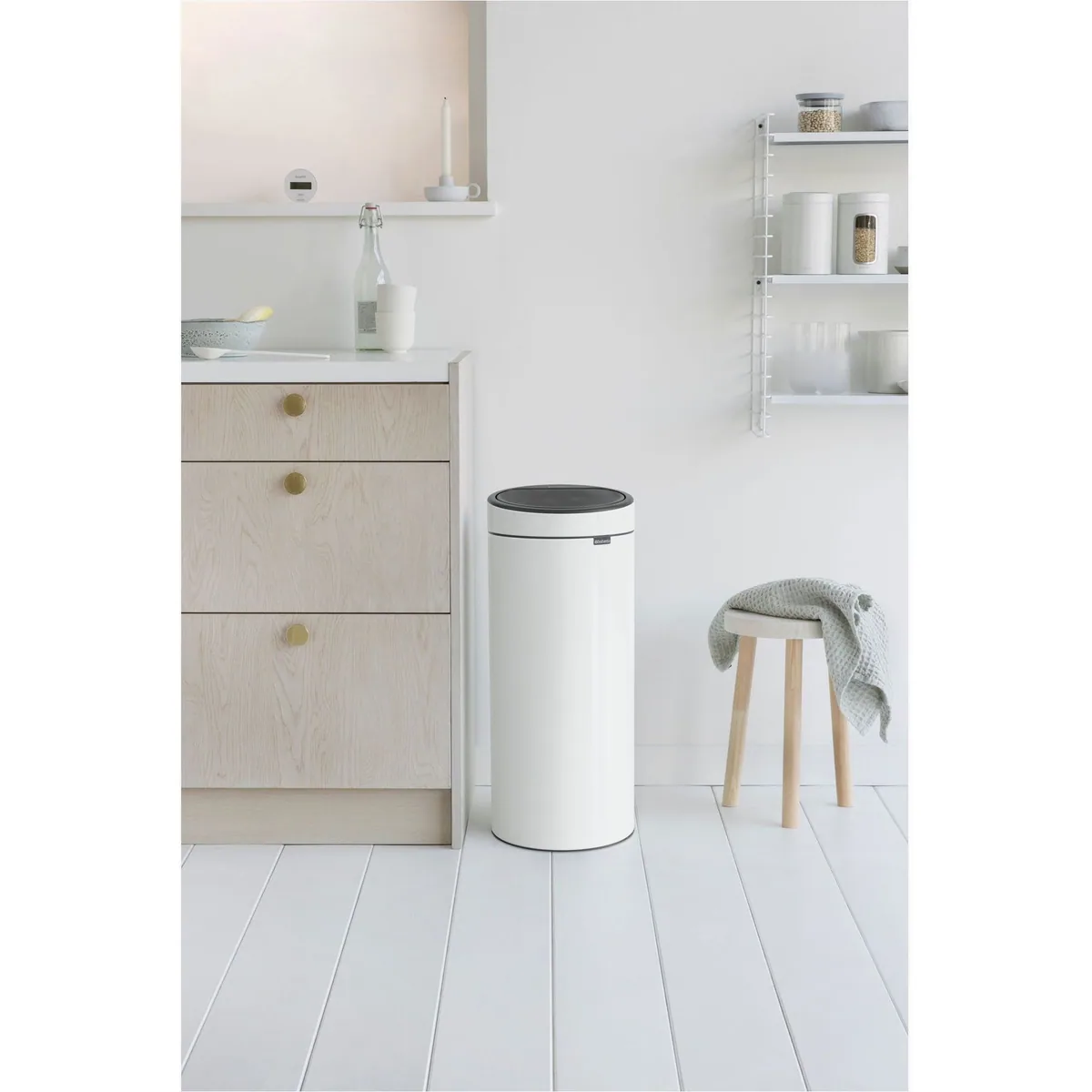 Brabantia Touch Bin New, 30L, Soft-Touch-Öffnungssystem 2