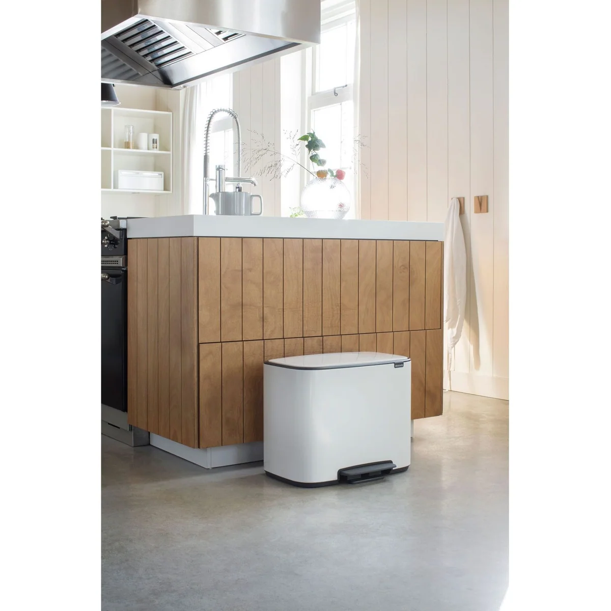 Brabantia Bo Treteimer, 11 + 23L, sanft schließender Deckel, rutschfeste Standfläche 2