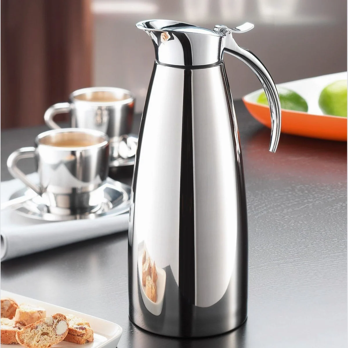 Emsa Eleganza Isolierkanne, 1,3 l, stilvolles Design, hervorragende Isolierleistung, einfache Einhandbedienung 3