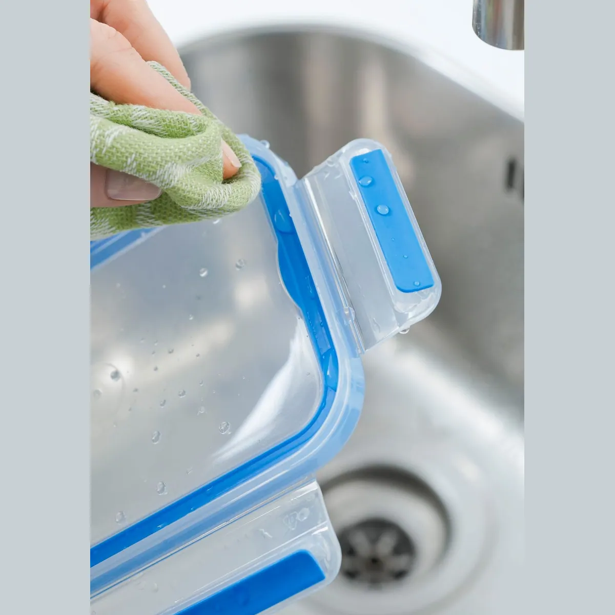 Emsa Frischhaltedose Clip & Close, 3-tlg. Set, hygienisch und auslaufsicher 2