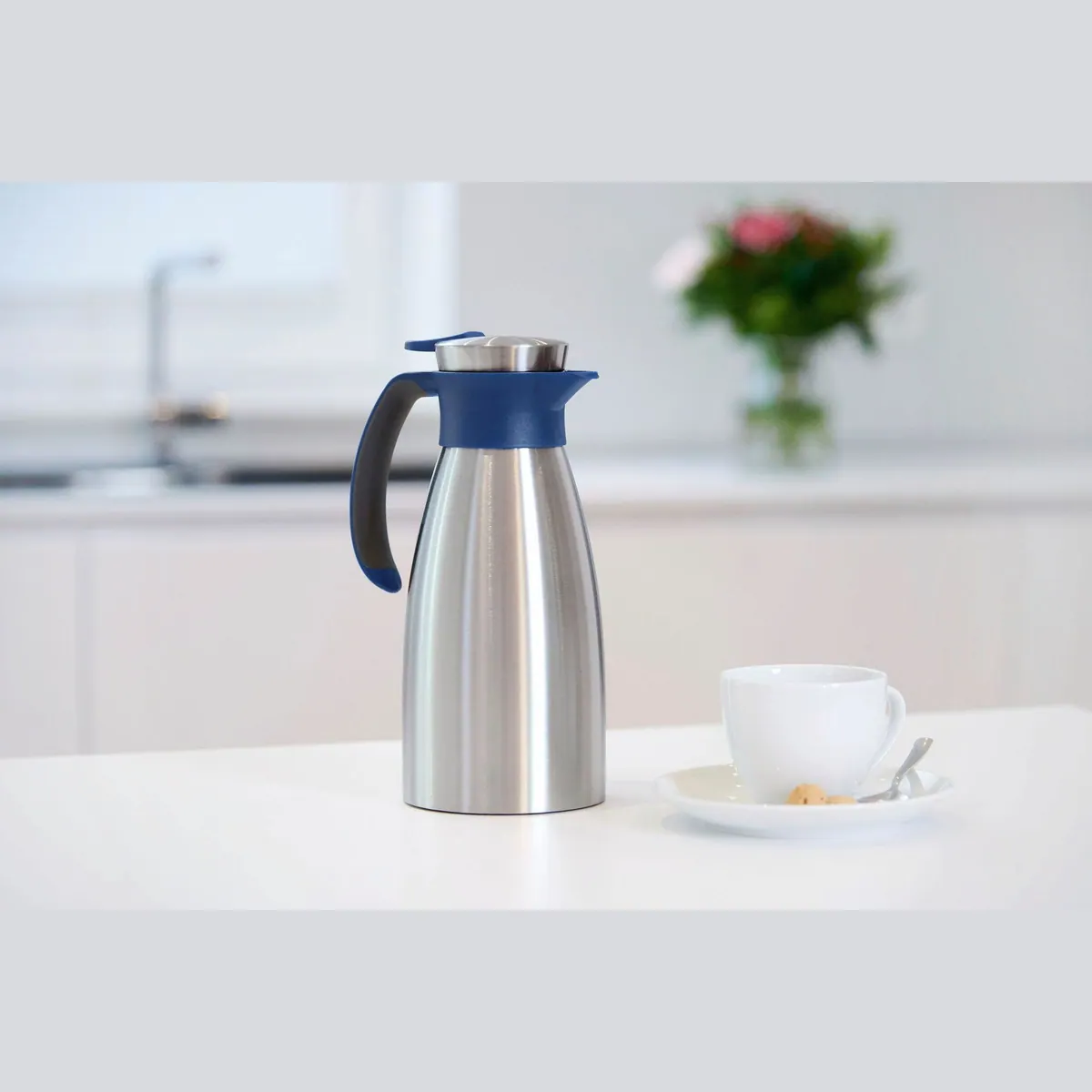 Emsa Soft Grip Isolierkanne, 1 l, doppelwandiger Edelstahl, rutschfester Griff, Quick-Tip-Verschluss 4
