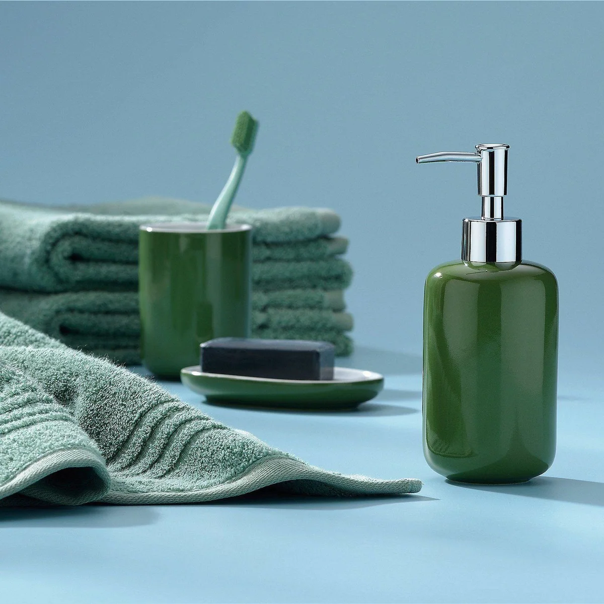 Kela Isabella Seifenspender, elegantes Keramikdesign, abnehmbarer Pumpkopf, 400 ml Fassungsvermögen 2