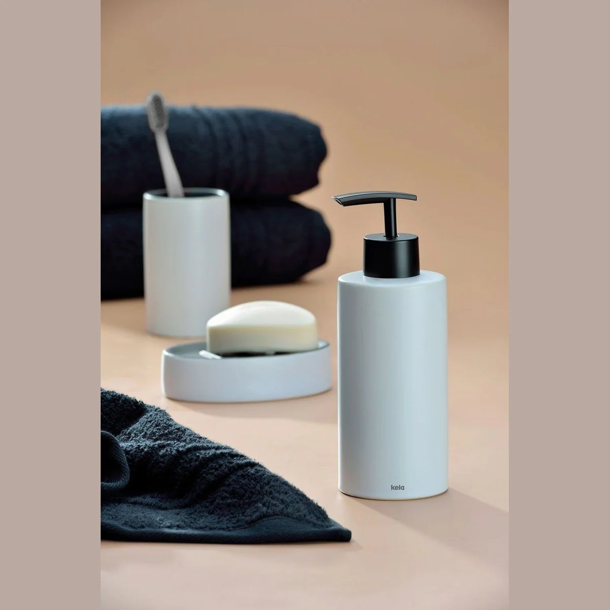Kela Seifenspender MATSI, Grau, elegantes Design und hochwertige Materialien 2