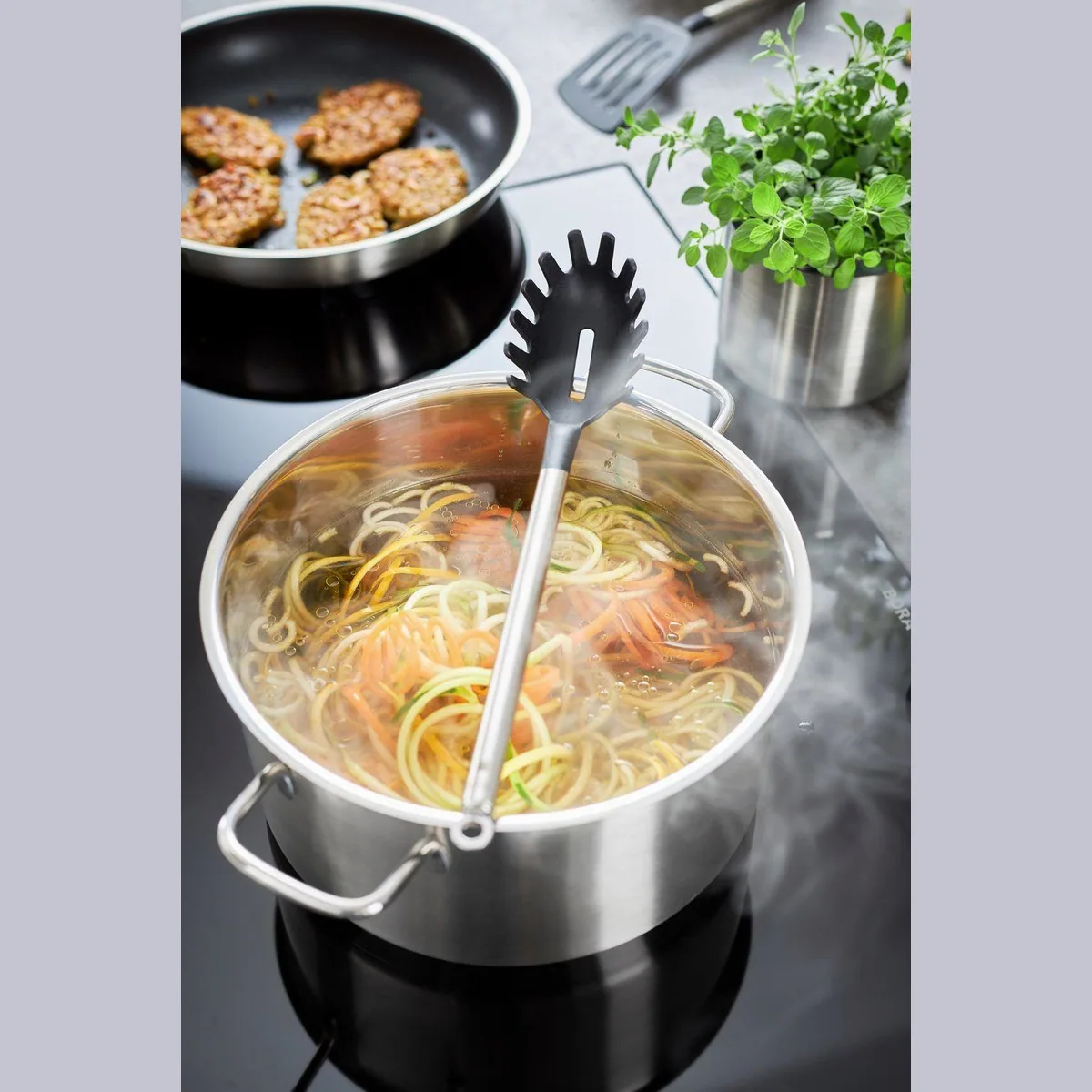 Rösle Spaghettizange, praktische Handhabung, spülmaschinengeeignet 3