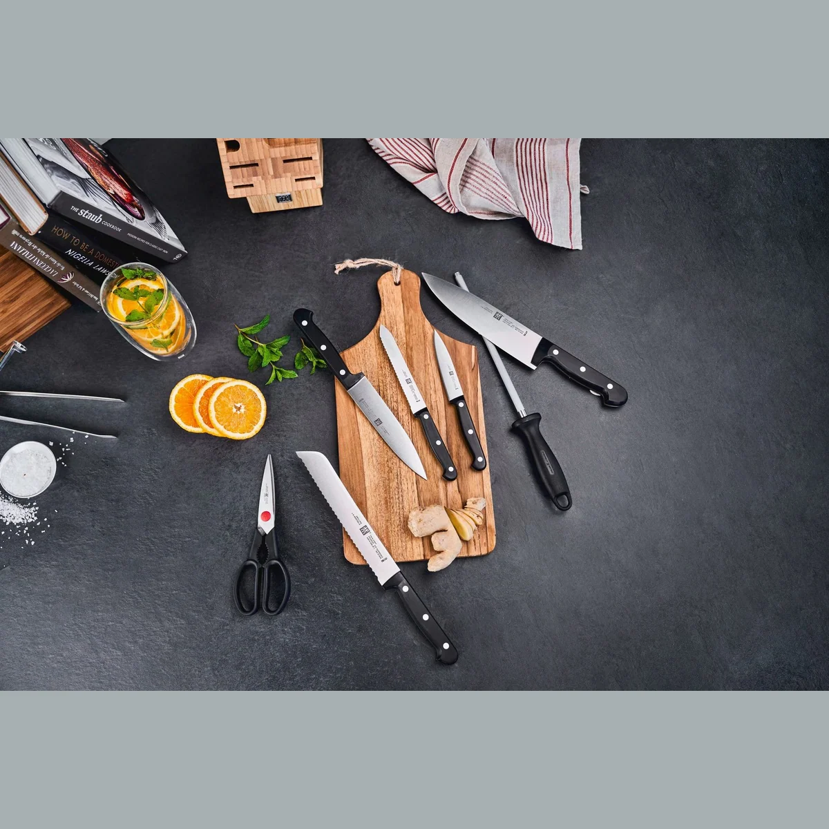 Zwilling TWIN Chef 2 Messerblock, 5 hochwertige Messer + Schere + Wetzstahl — edles Bambusholz, FRIODUR Klingen 2