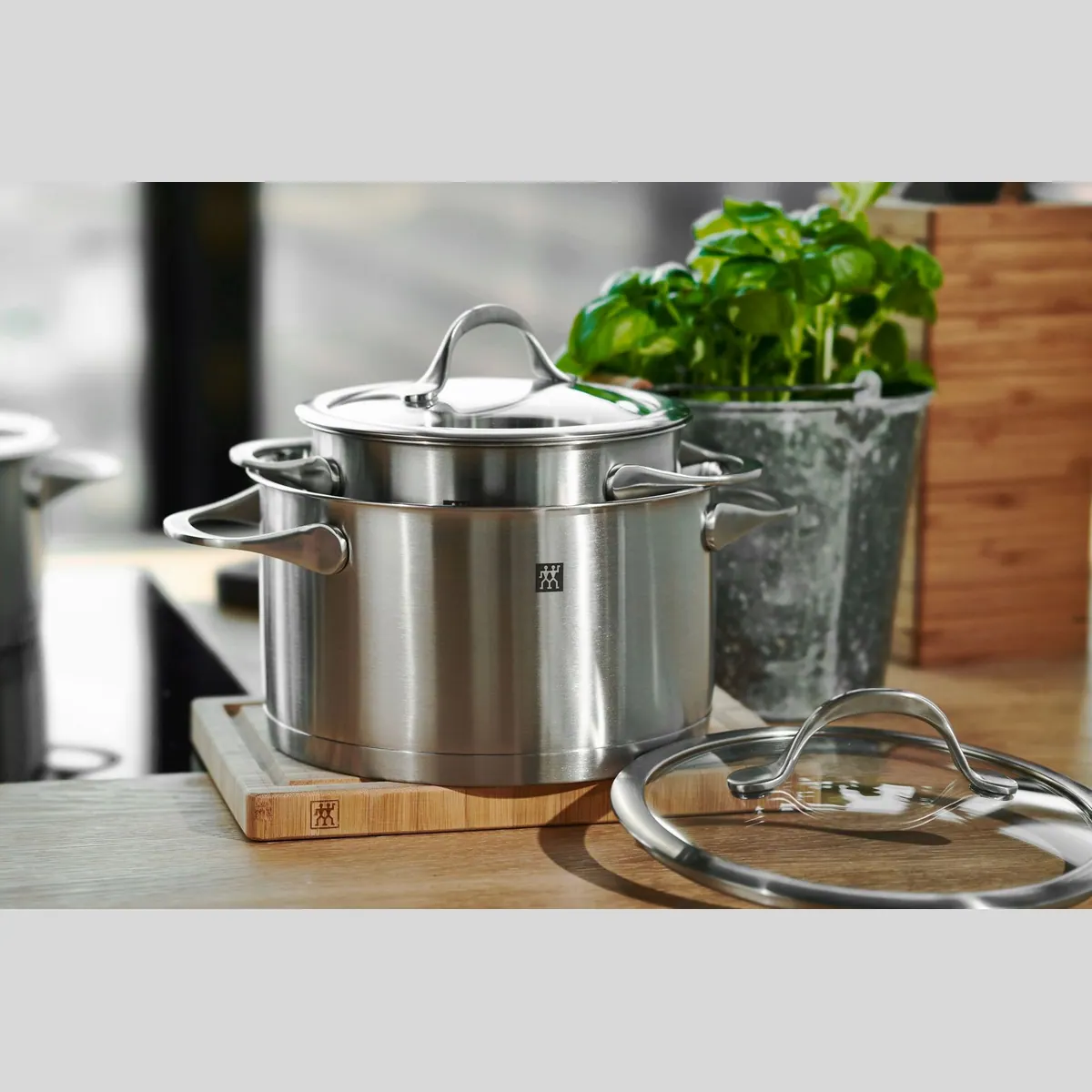 Zwilling Topf-Set Essence, 7-teilig, Edelstahl 18/10 — optimale Wärmeverteilung, Füllskala, ergonomische Griffe 5