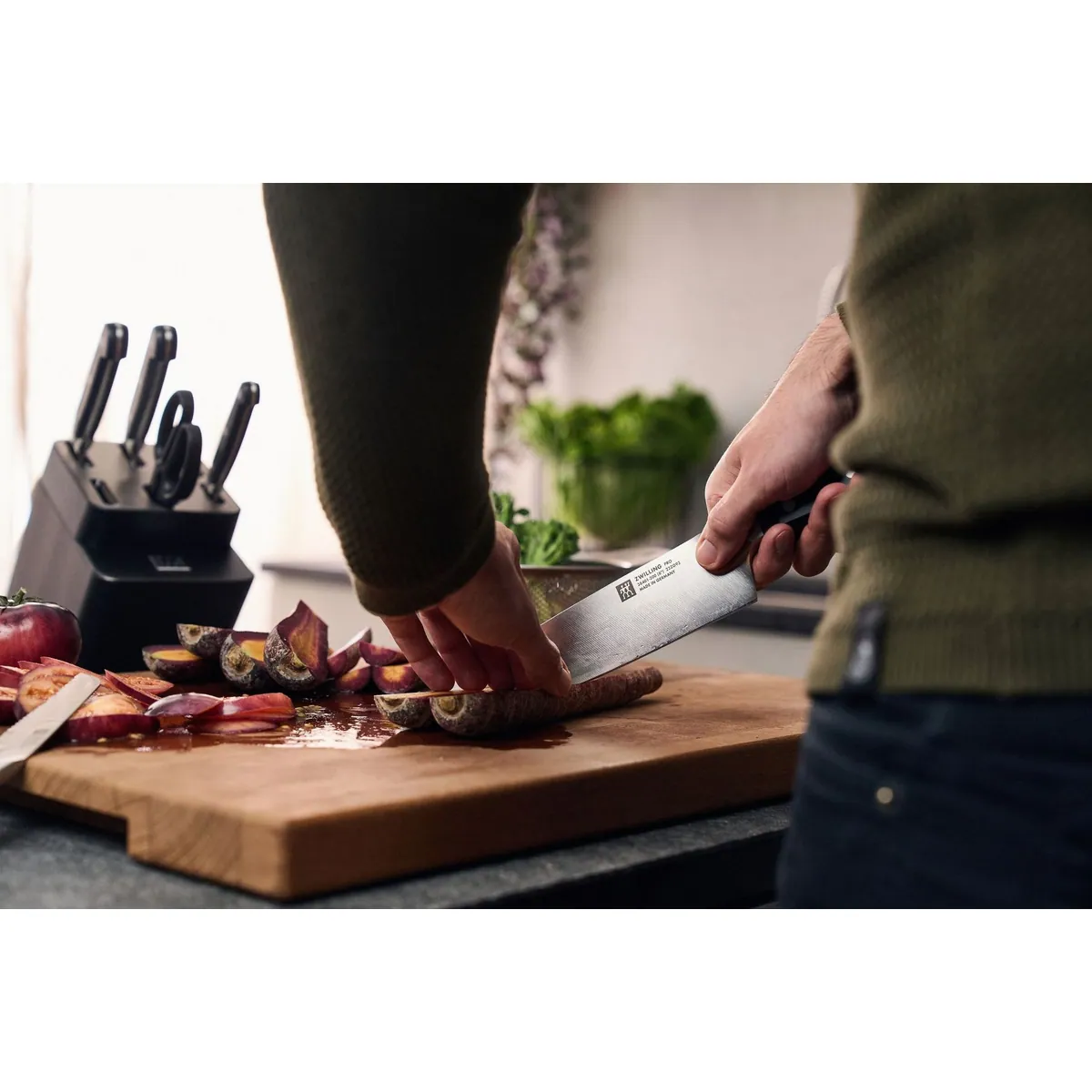 Zwilling Pro Messerblock, selbstschärfend, Made in Germany — 5 hochwertige Messer, TWIN L Schere, KIS-Technologie 5