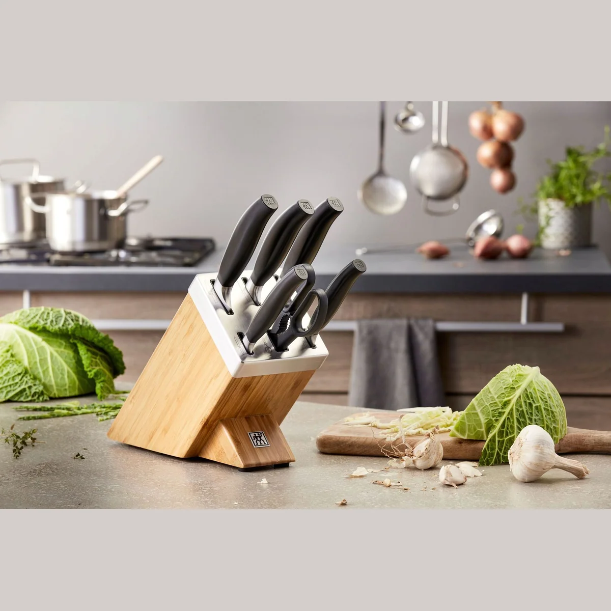 Zwilling FIVE STAR Messerblock, selbstschärfend, inkl. 5 Messer + Schere, aus Bambus 3